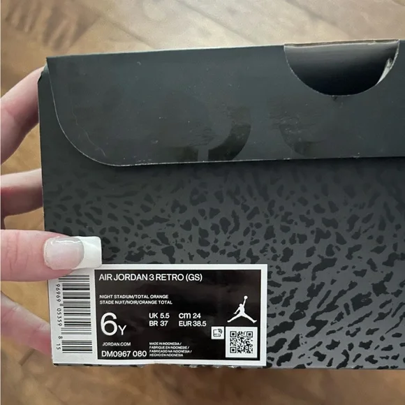 BNIB Jordan 3 Retro - Picture 3 of 5